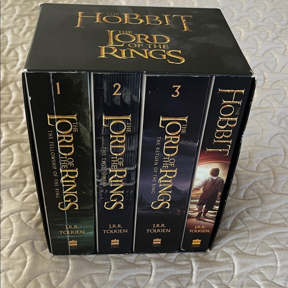 The Lord of the Rings and The Hobbit Box Set - Picture 2 of 3
